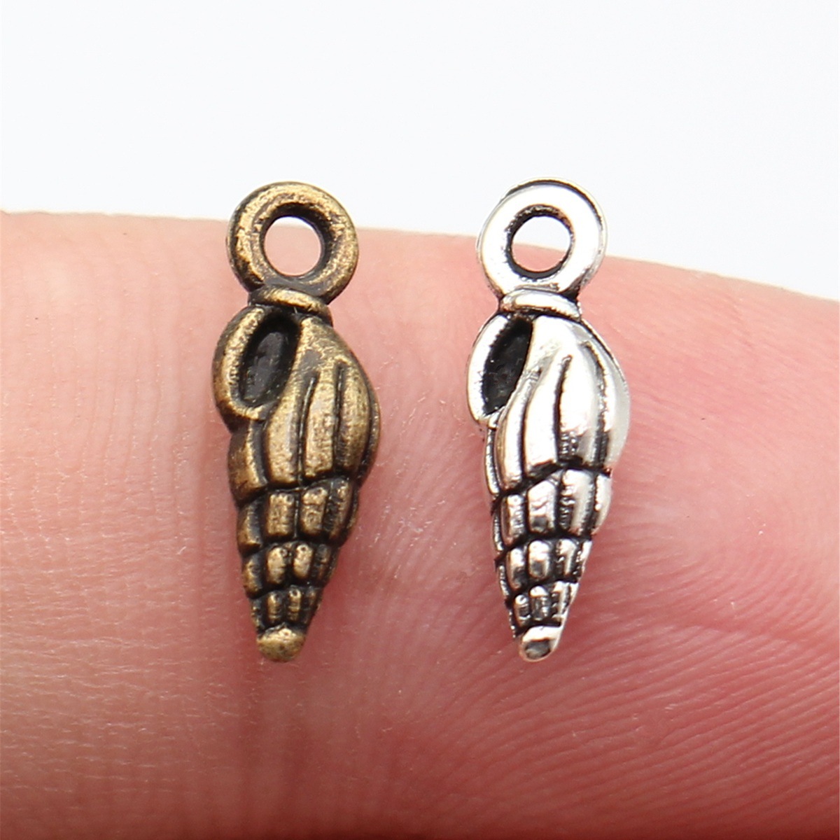 WYSIWYG 20pcs 5x14mm 2 Colors  - Vintage Fashion Nova reseña y precio