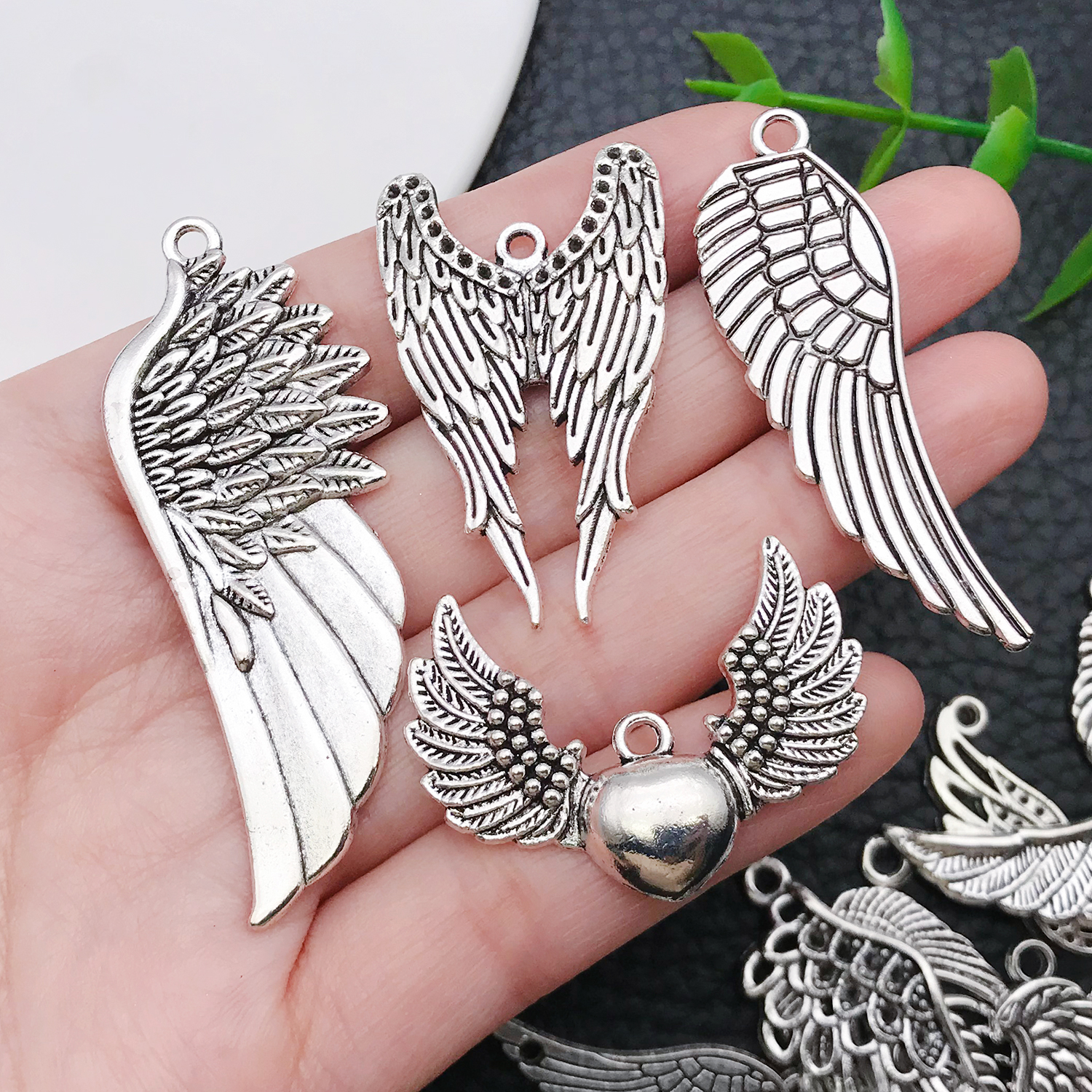 Angel Wing Charms, New 22/42 P - Vintage Fashion Nova reseña y precio
